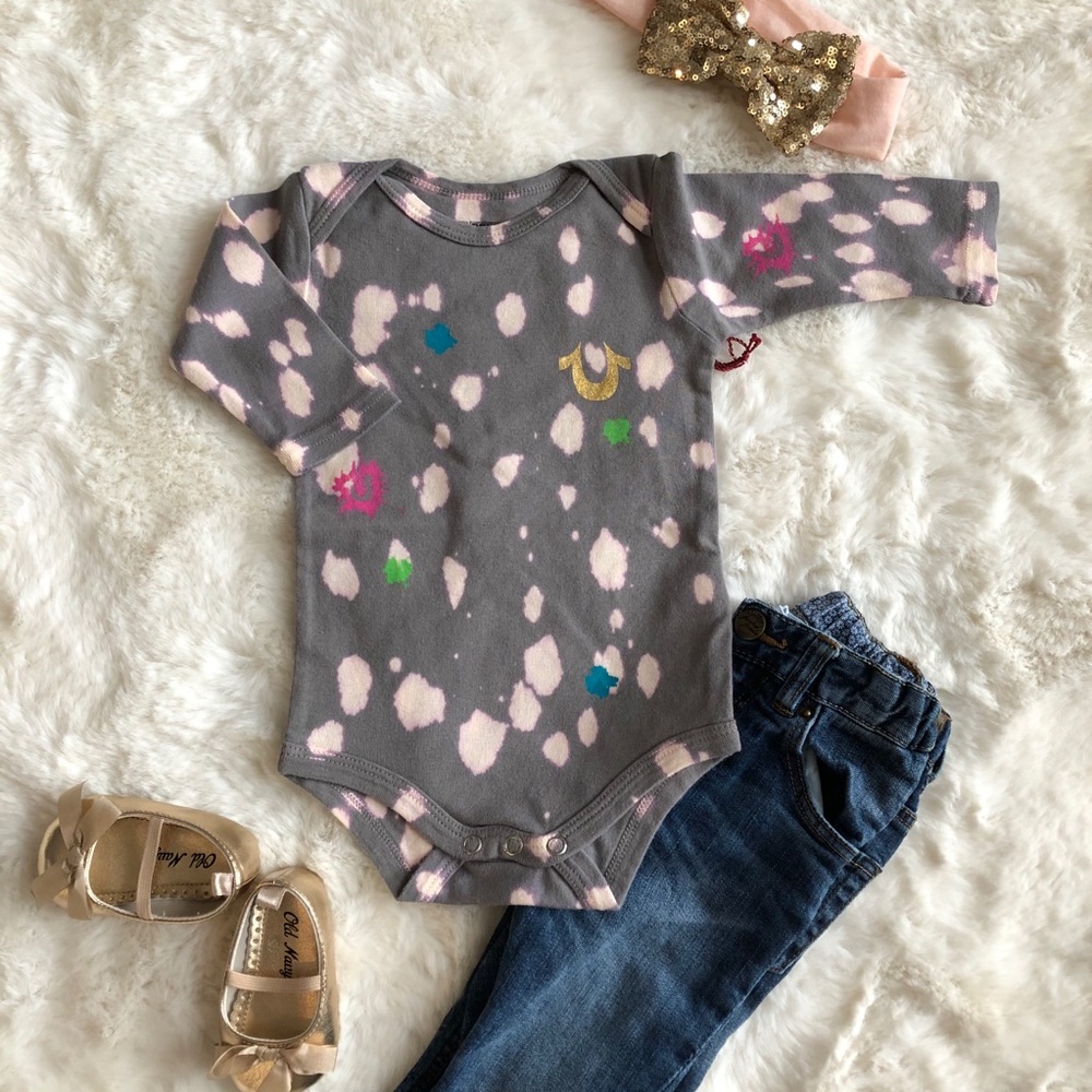 ❗️5/$20❗️True Religion Baby Splatter Paint Onesies
